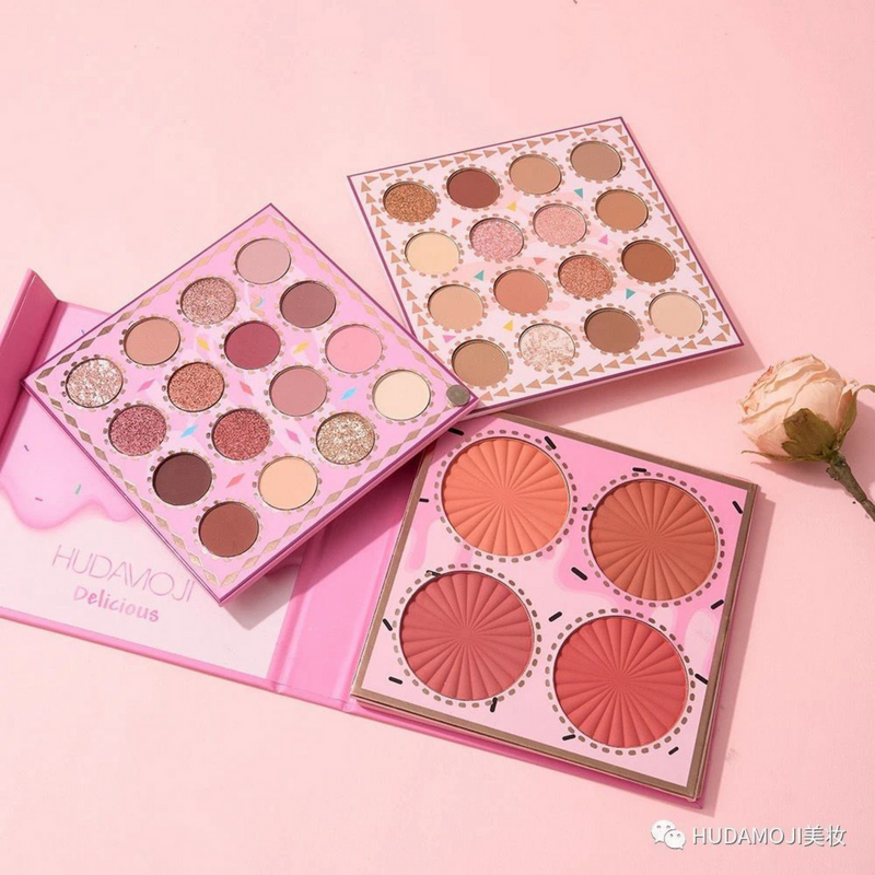 Mini Makeup Palette – 4 Pages